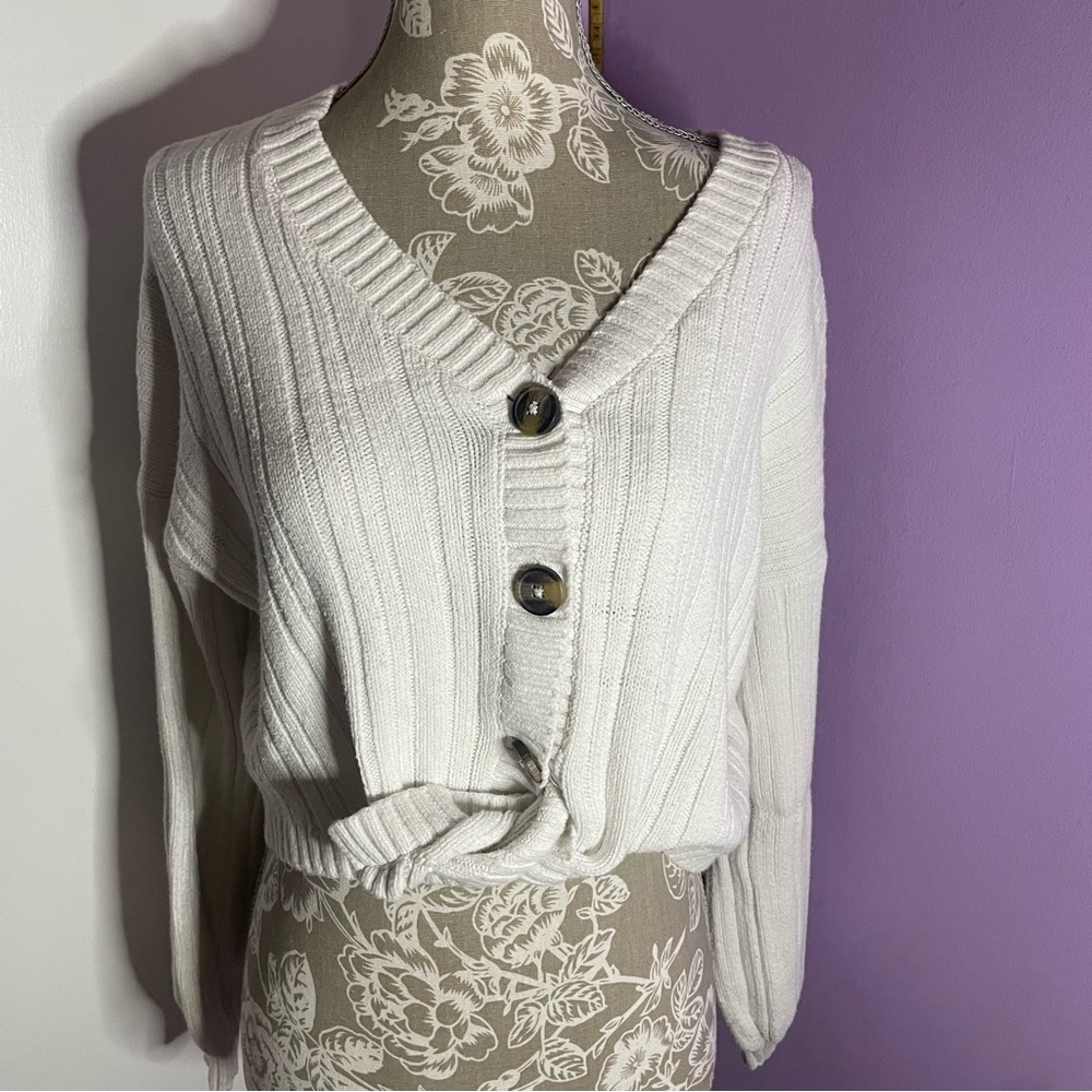 Hollister Women's White Sweater
